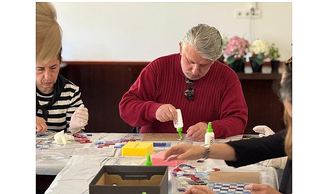Bakırköy’de Atık Camlar Sanata Dönüştü
